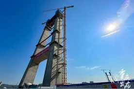 又一世界第一！黄桷沱长江大桥南岸主塔封顶图片