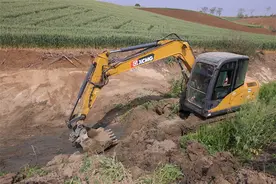 宜城市莺河二库工程管理局：清淤除障保灌溉 助力农田稳增收图片