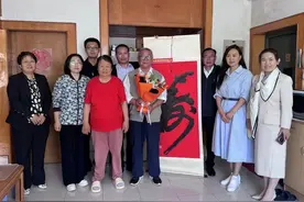 东城街道开展重阳节走访慰问抗美援朝老兵活动图片