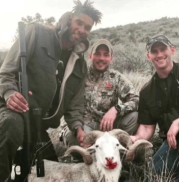 Steam96%好评率的离谱恋爱游戏，由于卖得太火，反而把樱花妹作者吓跑路了