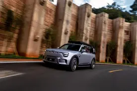 年度豪华智能纯电SUV：smart精灵#5图片