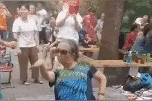 50岁阿姨坚持踮脚半年有什么变化？图片