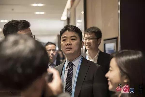 刘强东现身乌镇，笑容满面，京东要起飞了