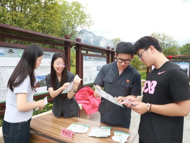 恩施大峡谷司法保护基地旅游专线揭牌