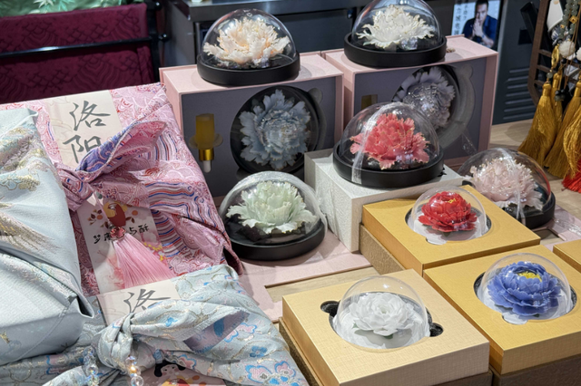 起猛了，我在洛阳被「牡丹」包围了！