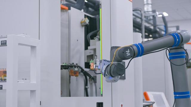 赫比（成都）精密模塑工厂正式启用 四川崇州电子信息产业添强劲引擎