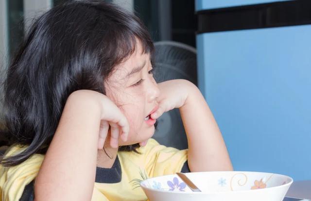 把孩子的宠物杀了吃，还拍视频！这是什么丧心病狂的父母？