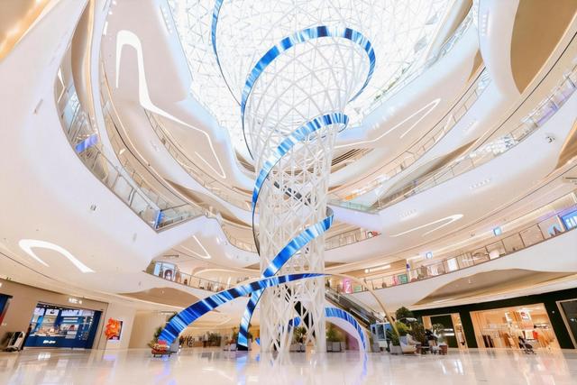 周末去“湾里”，可劲逛首店~