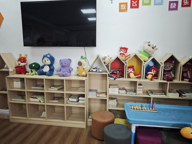 拉萨一社区供游客免费吸氧两年多，教百余藏族百姓学会普通话