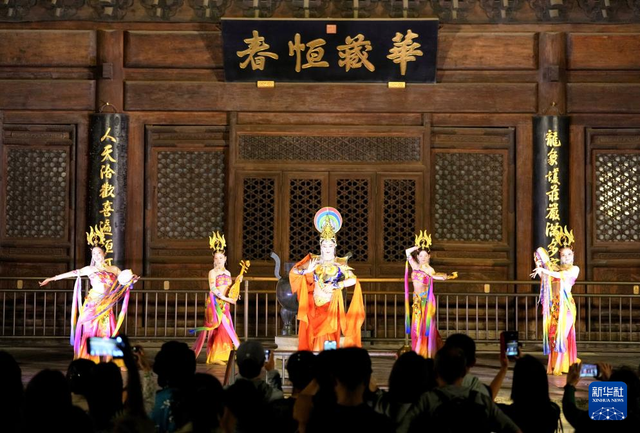 夜游北海公园 体验园林艺术之旅