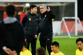 阵容主打442 国足首发呼之欲出图片