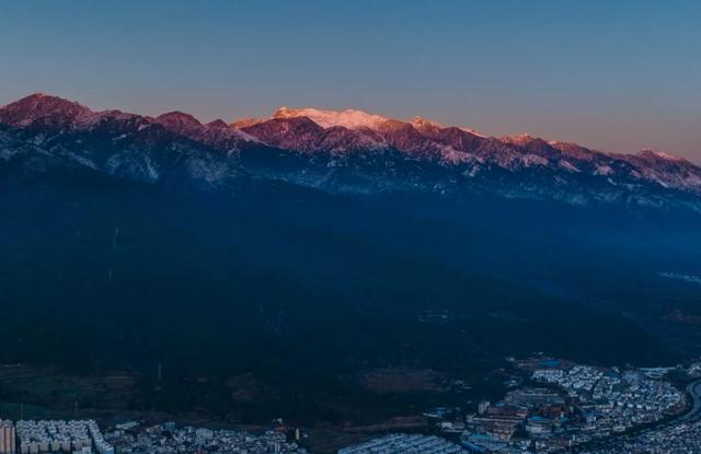 雪落大理苍山，有着道不尽的浪漫