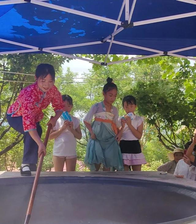 抓住暑假的小尾巴丨来四门洞村解锁新玩法！