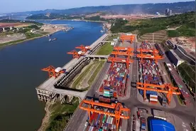重庆农商行：助力“六区一高地”建设 勇当金融“排头兵”图片