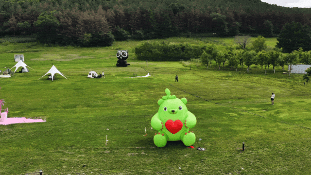 “奇幻动物城”上线！森林巡游、萌宠互动、气模打卡……欢乐不停歇！