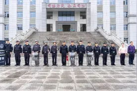 以“演”筑防！法警大队开展应急处突实战演练图片