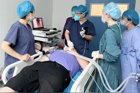 血压控制不好竟然是“打呼噜”惹的祸，同济专家介绍50%鼾症患者伴有高血压图片