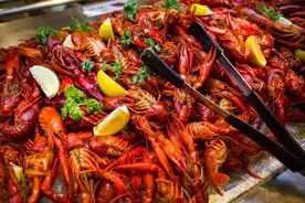 小龙虾72小时夺命？男子多脏器衰竭离世！医生痛心：千万警惕它图片