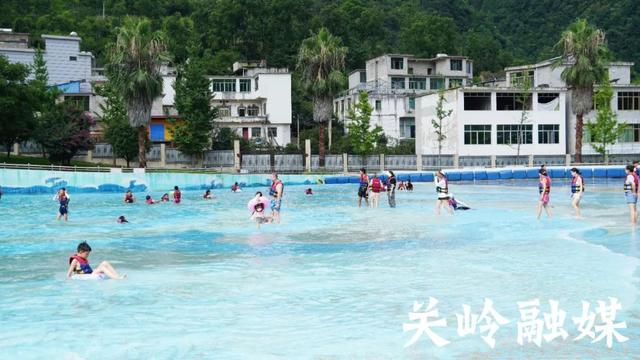 关岭九仙旅游景区迎来旅游小高峰
