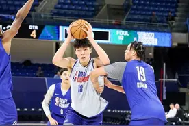 对抗赛表现出色，杨瀚森首次进入NBA选秀预测榜首轮图片