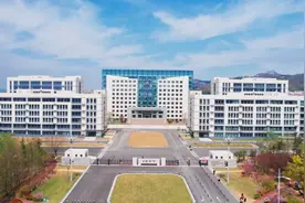 日照航海工程职业学院：建设特色专业集群，服务城市产业发展图片
