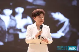 邓亚萍走进北京青年政治学院，讲述《一路向前》的故事图片