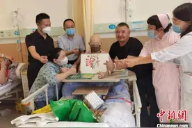 14岁白血病女孩的心愿：想读更多的书图片