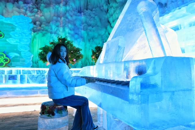 1987年出生市民免费游！北京龙庆峡冰筑《大闹天宫》