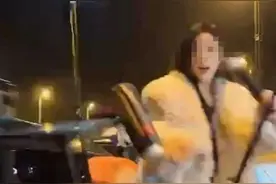 女主播深夜马路边直播，拒绝宝马司机搭讪后被撞！官方公布调查结果图片