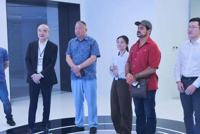 阿联酋中国创新中心主席哈姆丹·杜勒等一行莅临宏景科技考察交流