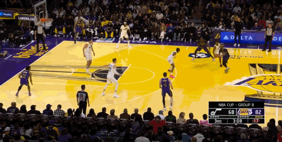 “白人版克莱”豪取37分，湖人斩获NBA杯9连胜图片