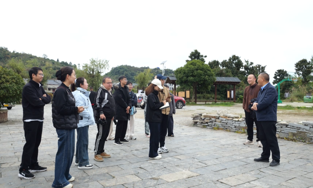 屯堡文化调研采风团走进西秀区