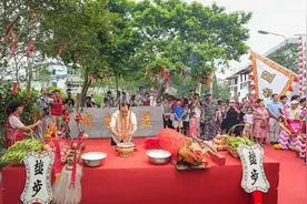 全国现存最古老龙舟！592岁盐步老龙“重出江湖”图片