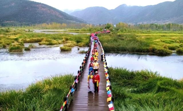 别错过 泸沽湖这场转山转海的浪漫