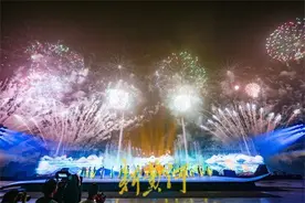 灯光水幕无人机焰火，尼山圣境上演沉浸式光影秀图片