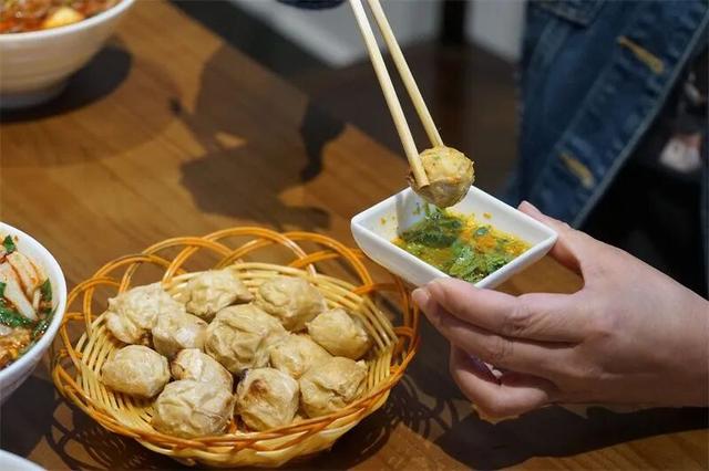 明天13:00，相约武汉中商世界里，听宝藏小城红河讲述旅居故事