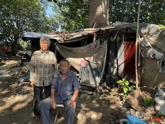 36岁银行女经理和丈夫先后自杀！有人百万存款只剩8.8元，当场瘫倒！警方最新回应