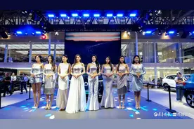 悦驾乐拍|这届车模颜值太高，速来看车模买新车吧图片