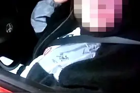 女司机午夜高速上逆行被拦后一脸迷茫，被罚200元、记12分图片