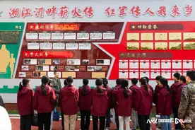唱山歌、跳竹竿舞，桂林师生走进军营过不一样的“三月三”图片