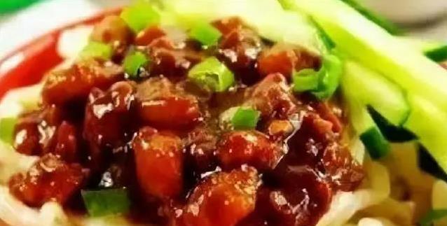 家常炸酱面10分钟搞定，酱香浓郁全家抢着吃，你会做吗？