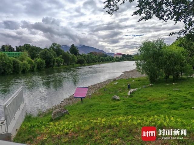 打卡拉萨河畔的生态廊道：繁花烂漫 四季有景｜辉煌60载 魅力新西藏