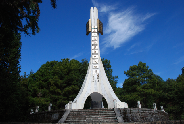 云新闻·滇地宝藏⑦丨一半山水一半城，走进怒江穿城而过的州府小城