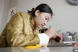 锔瓷匠人颜鹏力：修的是瓷，也是“情”图片