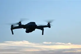 无人机也能共享了？律师：平台方应加强管理，进行风险提示图片