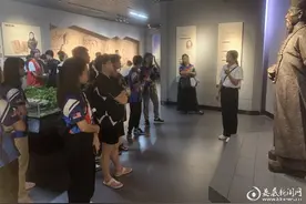 文化中国行丨马来西亚华裔青少年走进娄底市博物馆感受湘中神韵图片