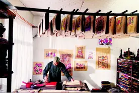 丹青绘“年味儿”，雕刻“非遗”情，杨家埠年画打通年轻人市场图片