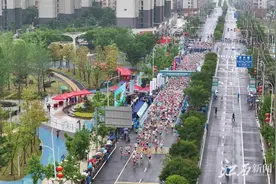 茶香伴跑·红土燃情|狗牯脑杯2025遂川半程马拉松举行图片