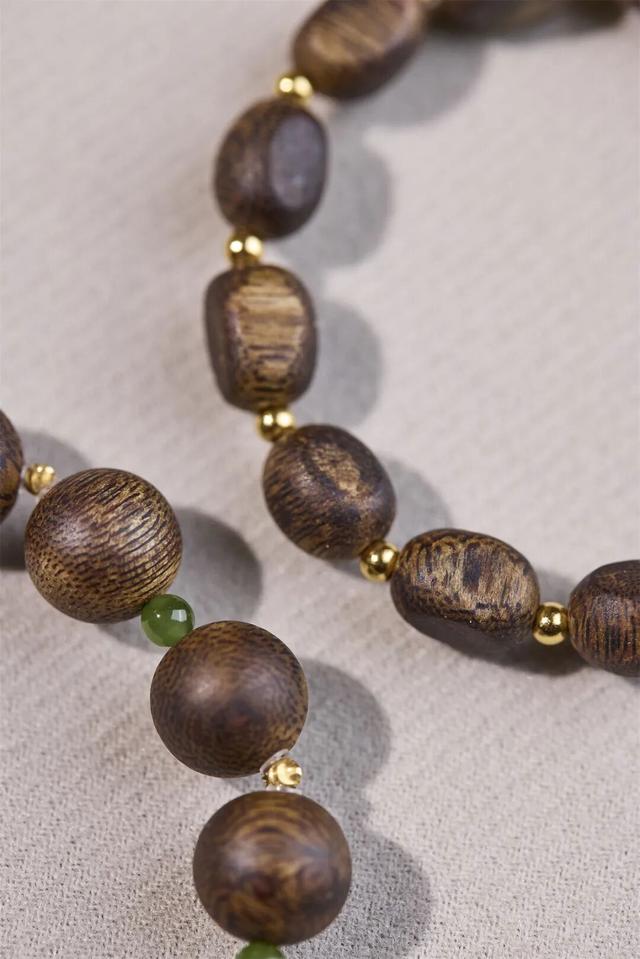 真不懂，为啥现在的明星和有钱人都偏爱这个“烂木头	”？