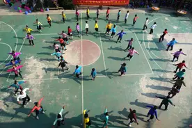 融水城乡齐跳广场舞 享受健康新生活图片